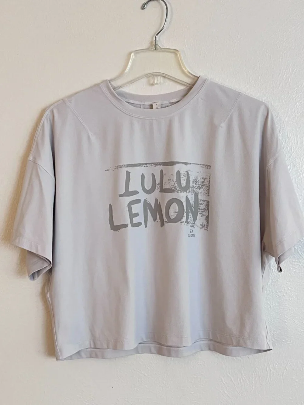 Lululemon Women's White Abrasion-Resistant Training T-Shirt Ed Curtis Size 8